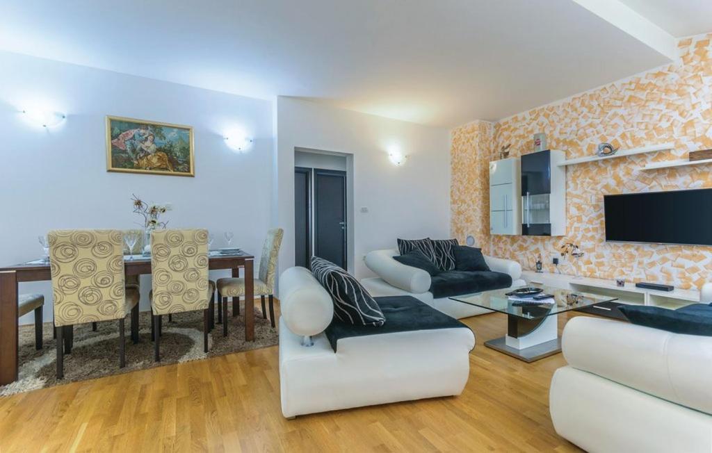 Apartmani Leiva Лабин Екстериор снимка